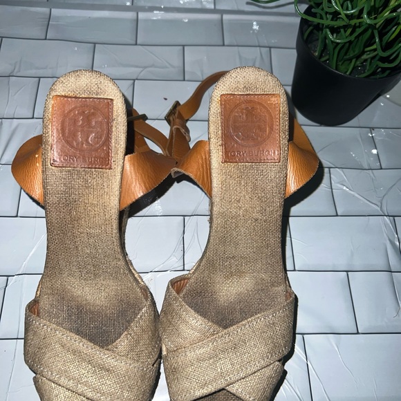 Tory Burch sandal Size6 - Picture 2 of 5